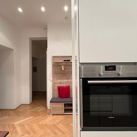 Quiet Apartment Next To Belvedere & Central Station ウィーン エクステリア 写真